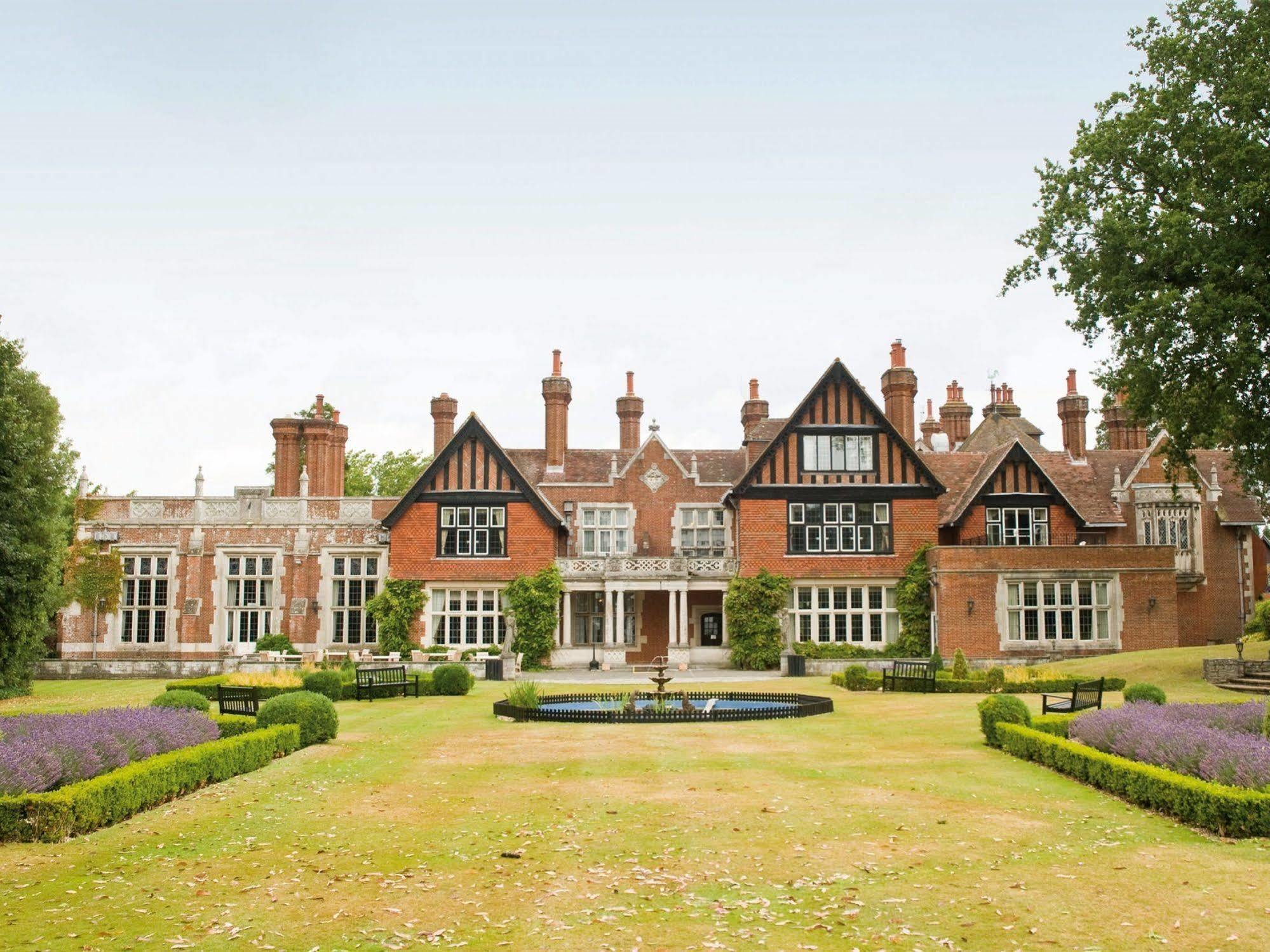 Macdonald Elmers Court Hotel y Resort Lymington Exterior foto